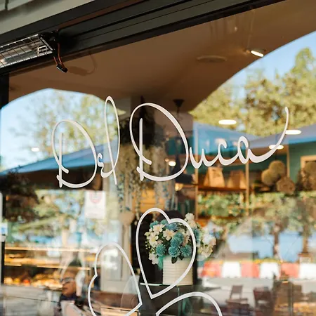 Monolago Pool & View *